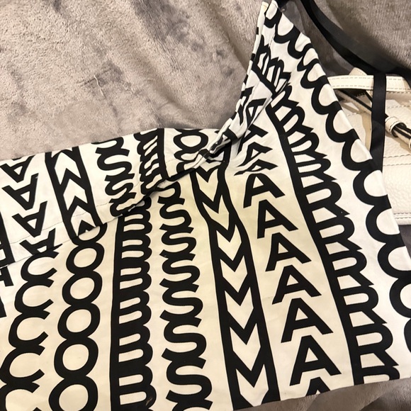 Marc Jacobs Cream Crossbody Bag - Picture 7 of 12